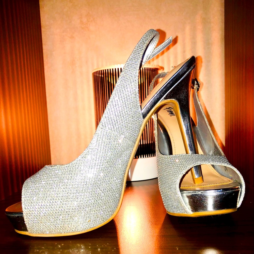 Fioni Sling back Stilettos size 6.5